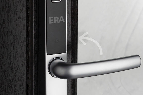 Simply lift the handle to lock the door. 